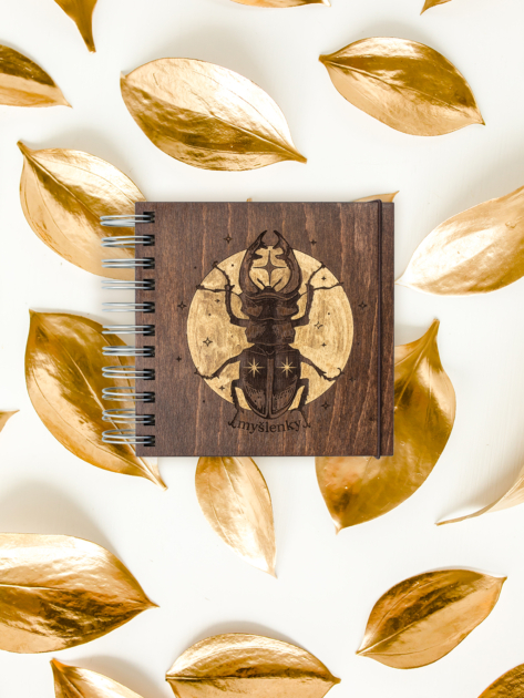 Dřevěný zápisník Brouk v hlavě JAATY